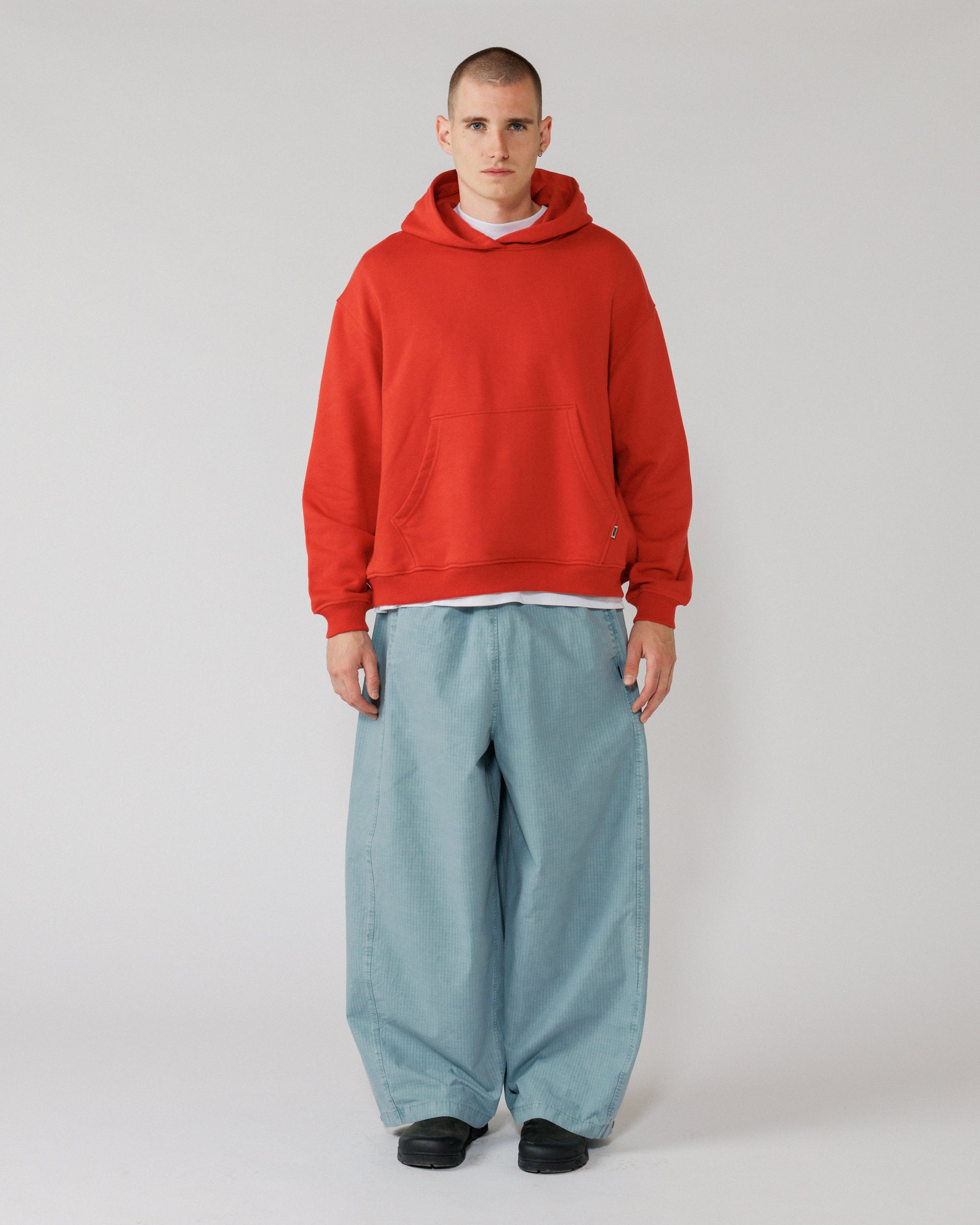 520 Organic Hoody - Signal Red — men's full-body front styling