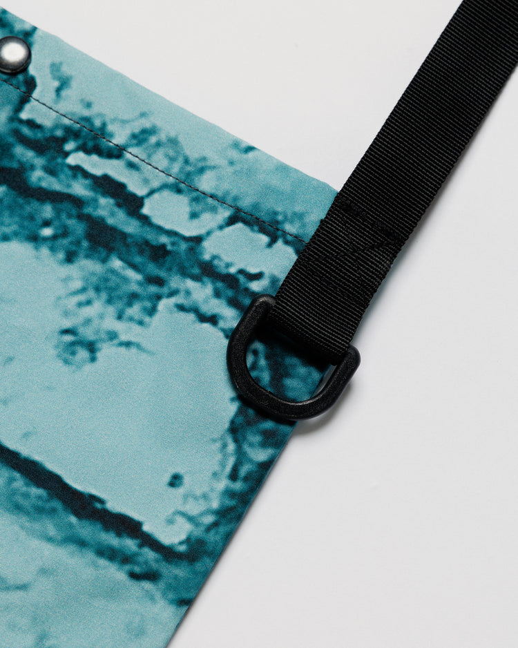 Musette - Blue Brick Camo — D-ring strap attachment detail