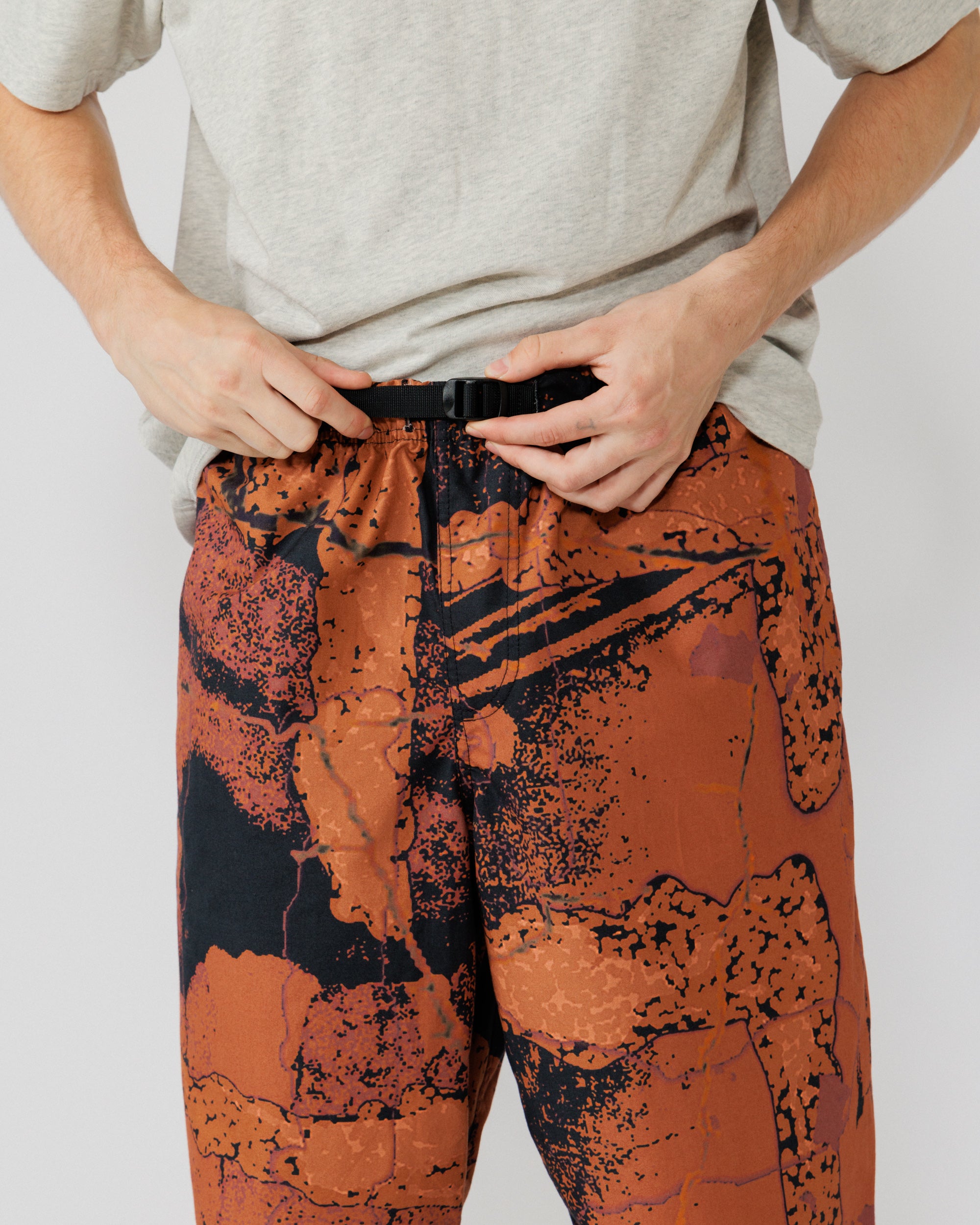 Water Resistant Zama Pants - Abstract Brick Camo — belt buckle waistband detail